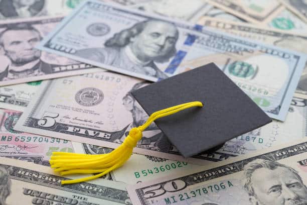 HR Hotspot: Why Offer Your Employees Student Loan Assistance?